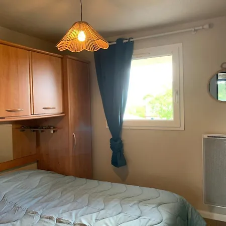T2 Avec Balcon Face Au Golf Et Piscine A Appartement *